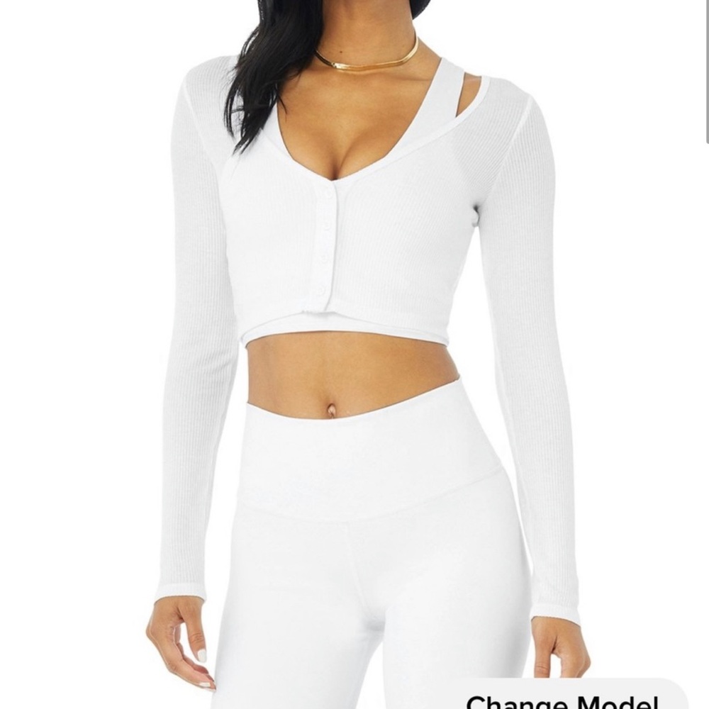 New with tag!!! Selling because I bought a wrong size